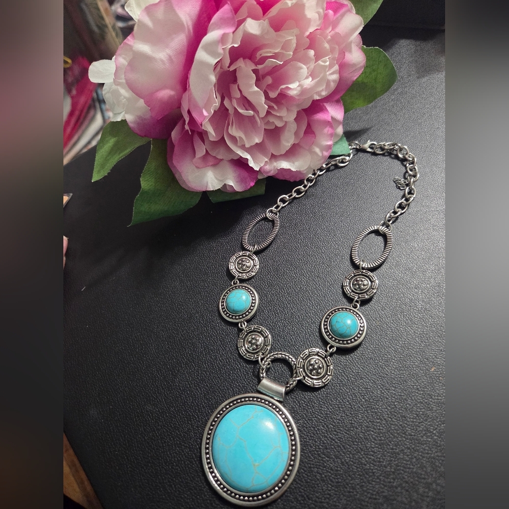 🌟BOGO Free🌟Turquoise and Silver Jewelry Set - Picture 2 of 7